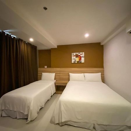 מנילה Capital O 820 Guijo Suites Makati מראה חיצוני תמונה