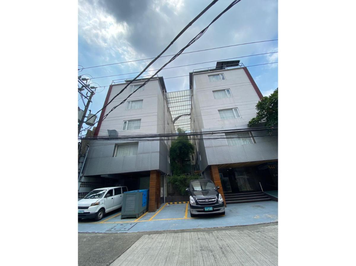 מנילה Capital O 820 Guijo Suites Makati מראה חיצוני תמונה